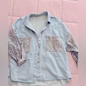 @blushingbrunette denim/leopard oversized shacket. Small. Great condition!